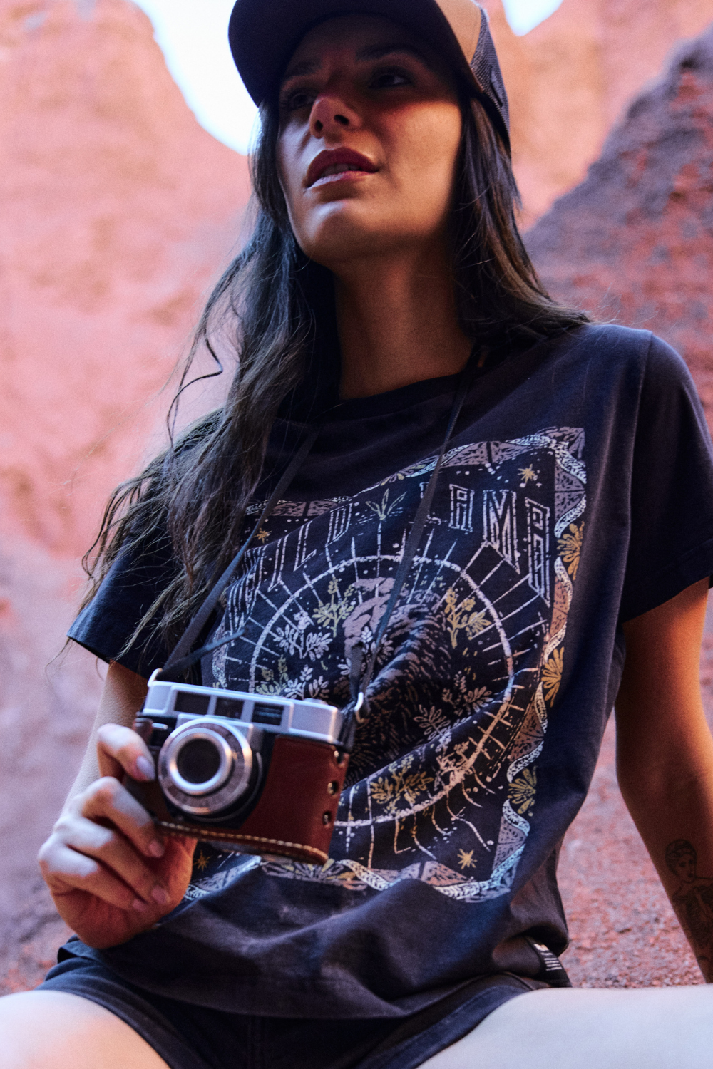 Polera Genovesa Orgánica Negra Mujer – Wild Lama