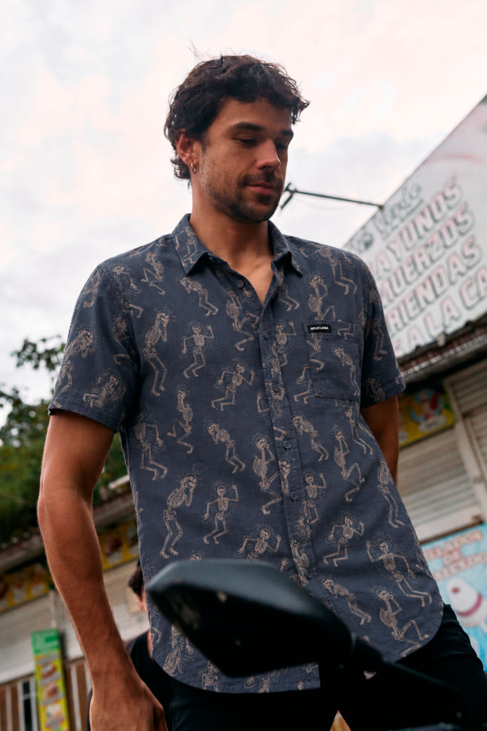 Camisa Mero Calavera Negra  Hombre