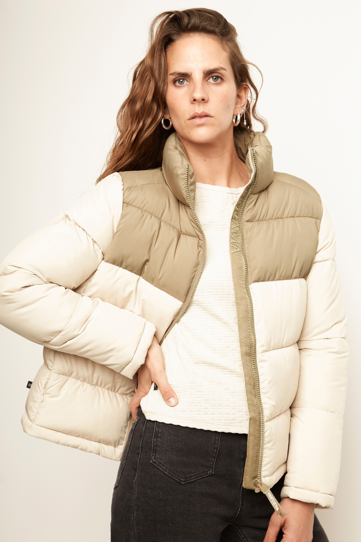Parka Essential Reciclada Café Claro y Beige Mujer