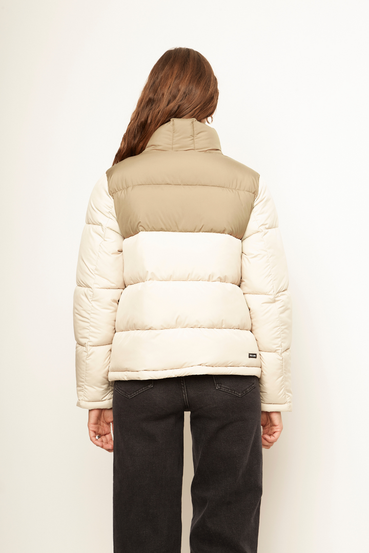 Parka Essential Reciclada Café Claro y Beige Mujer