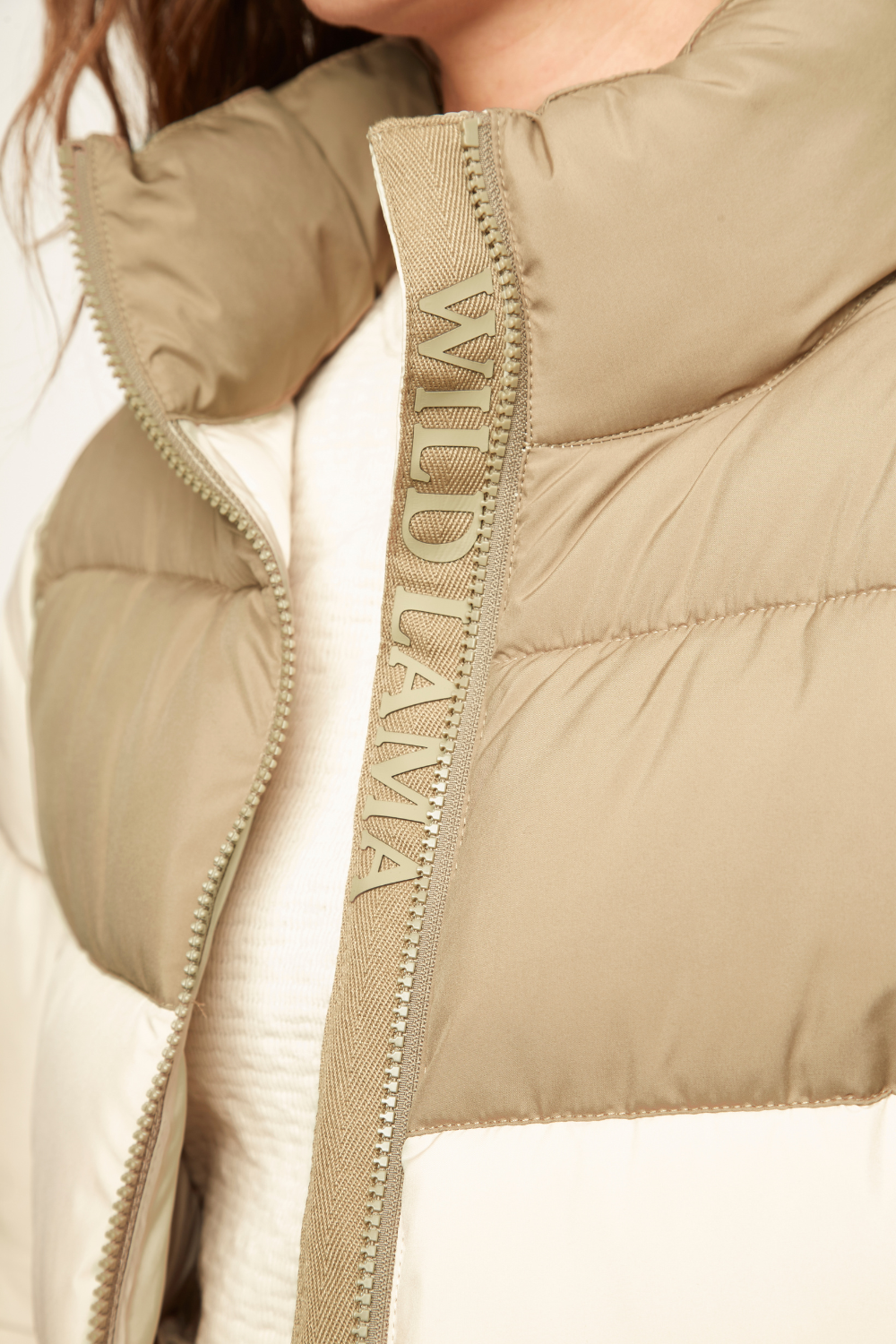 Parka Essential Reciclada Café Claro y Beige Mujer