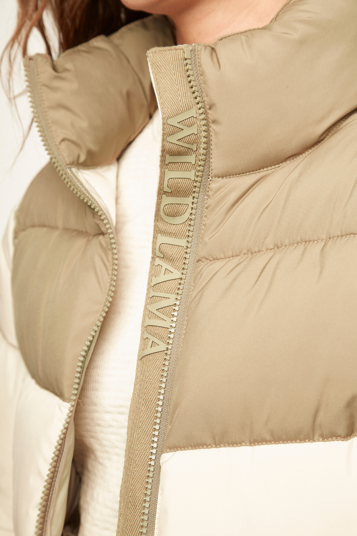 Parka Essential Reciclada Café Claro y Beige Mujer