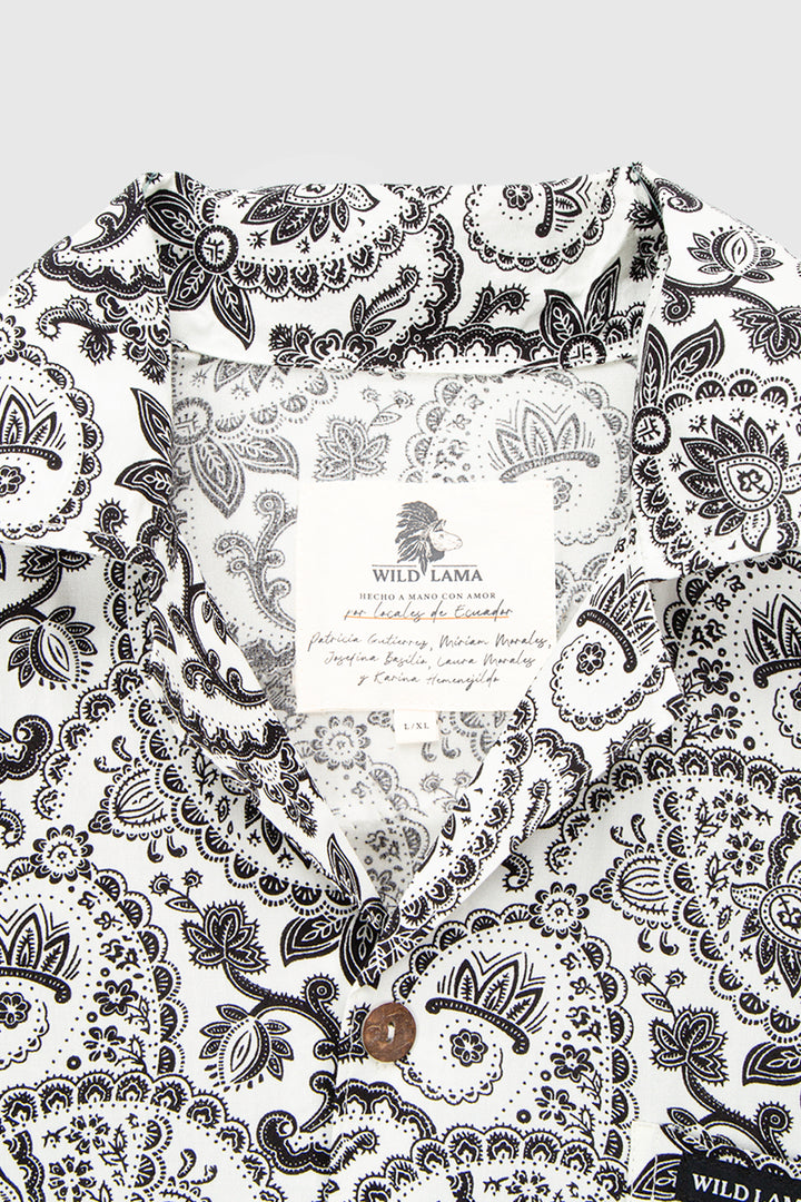 Guayabera Ecuador Paisley Blanco y Negro Hombre