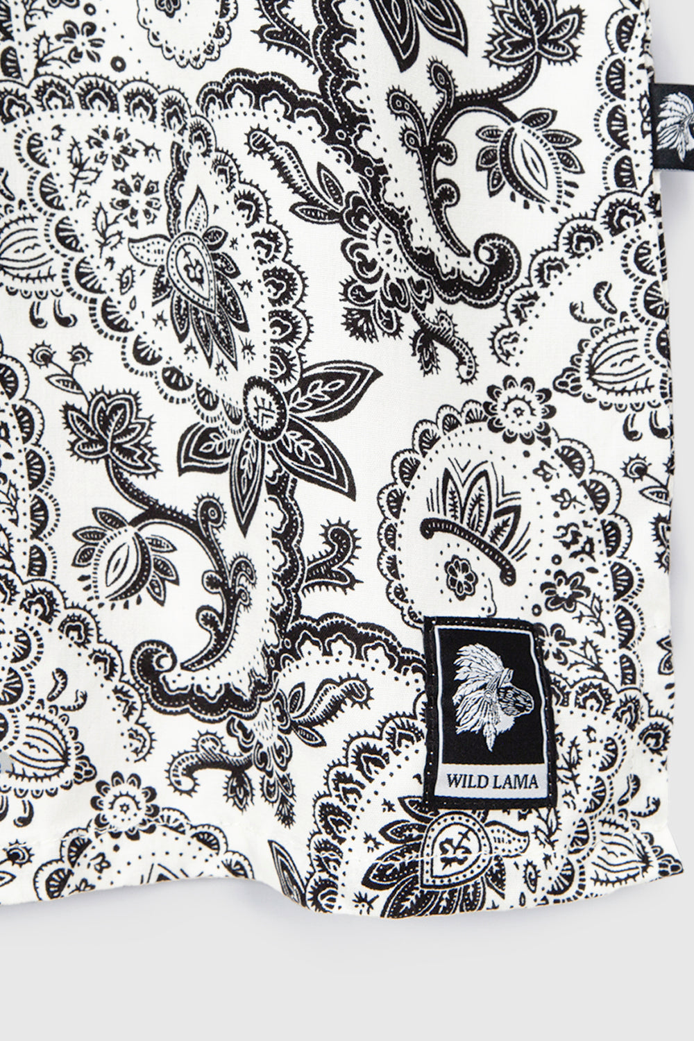 Guayabera Ecuador Paisley Blanco y Negro Hombre