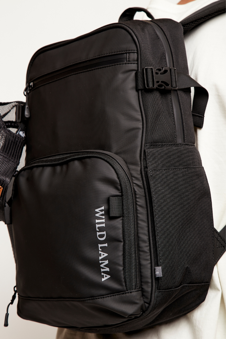 Mochila Travel Nera Reciclada Negra 16 Lts.