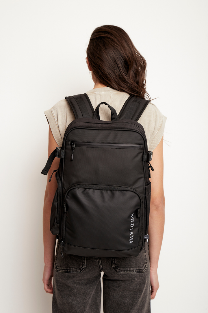 Mochila Travel Nera Reciclada Negra 16 Lts.