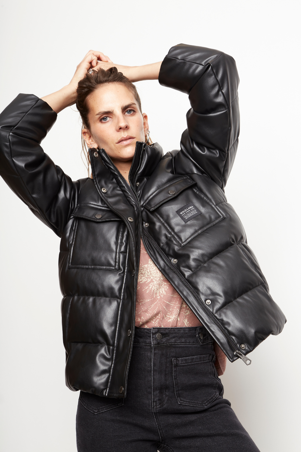 Parka Chic Puffa PU Orgánica Negra Mujer