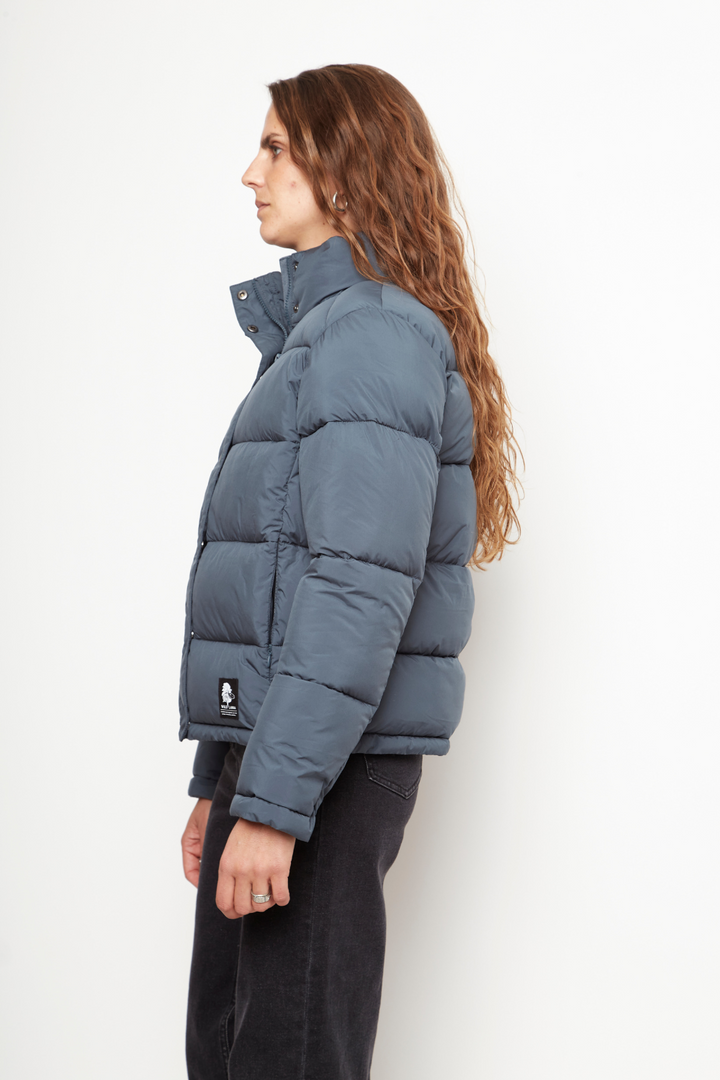 Parka Essential Reciclada Gris Azulado Mujer