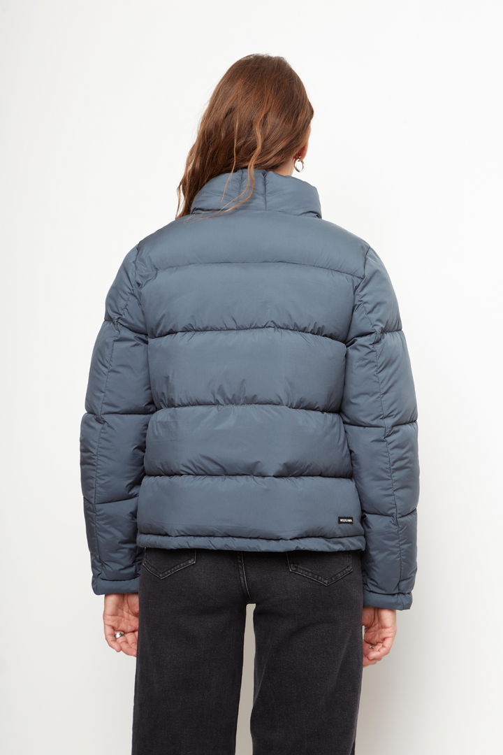 Parka Essential Reciclada Gris Azulado Mujer