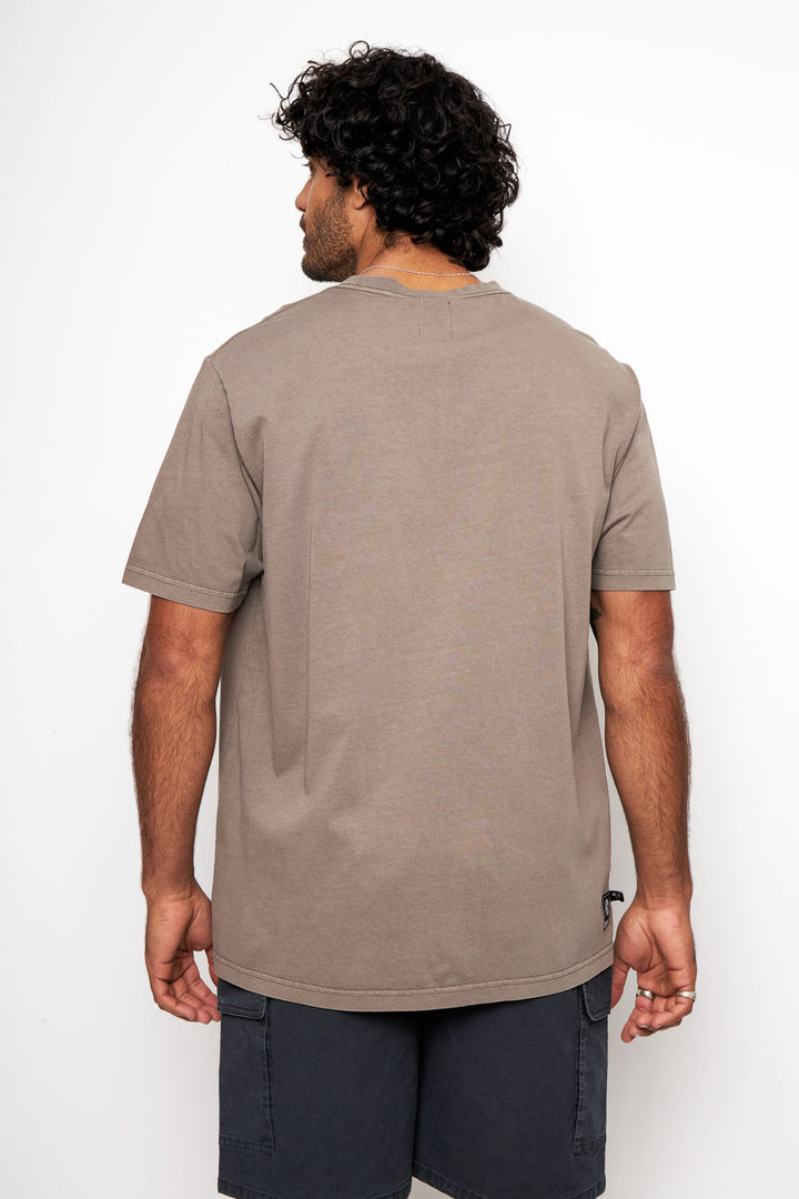 Polera Bat Orgánica Café Hombre
