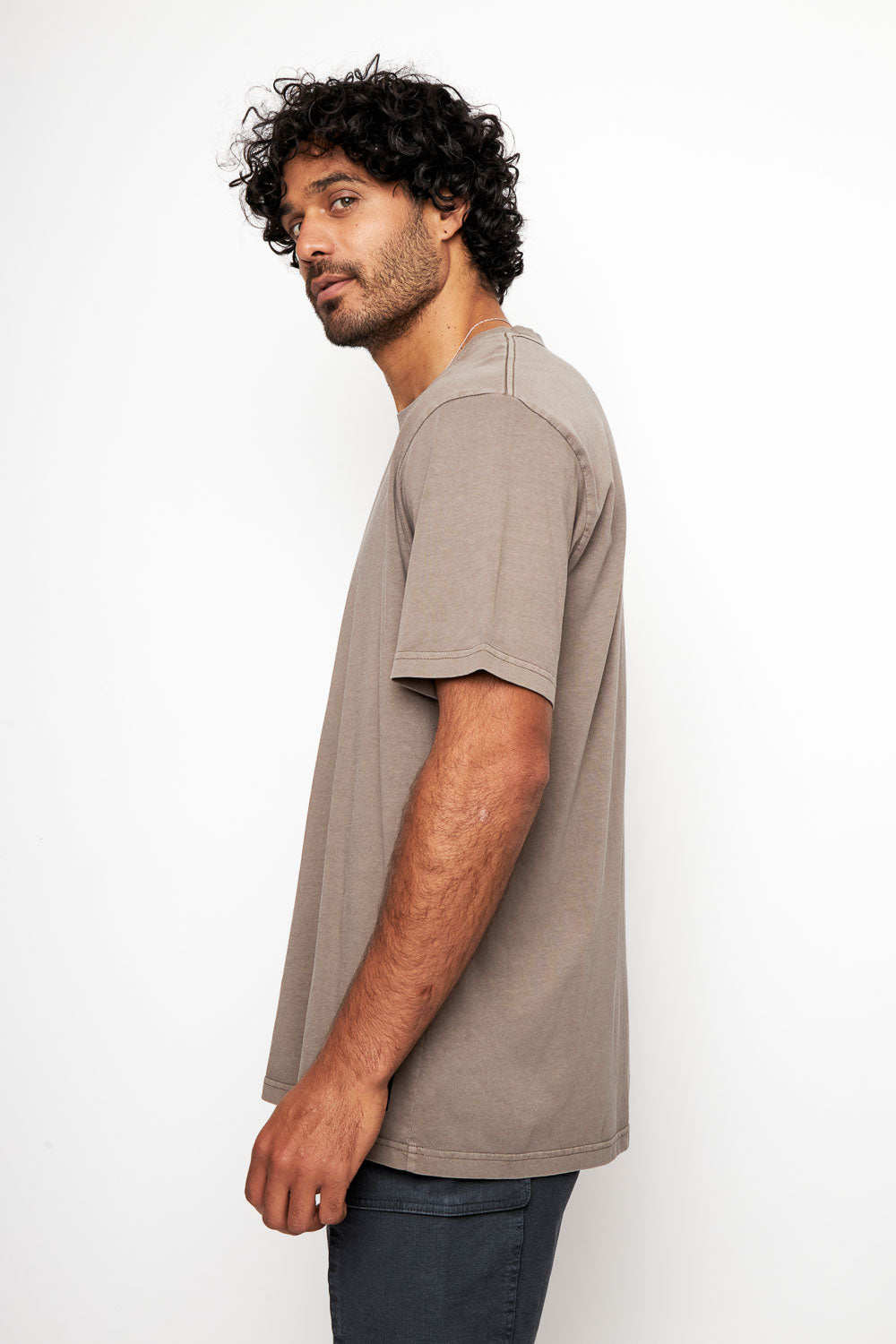 Polera Bat Orgánica Café Hombre