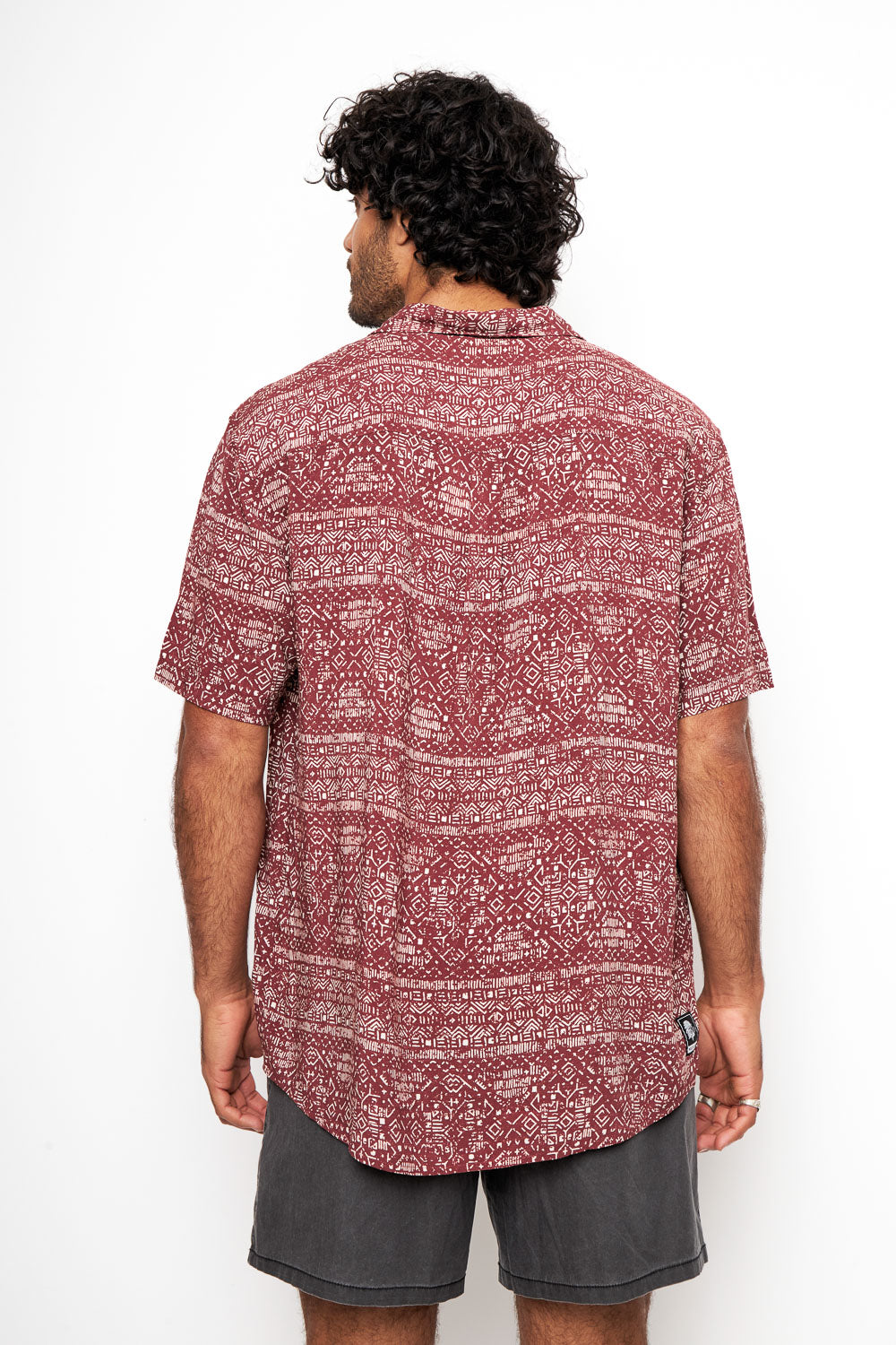 Camisa Mero Tribal Crudo Burdeo Hombre ECOVERO™