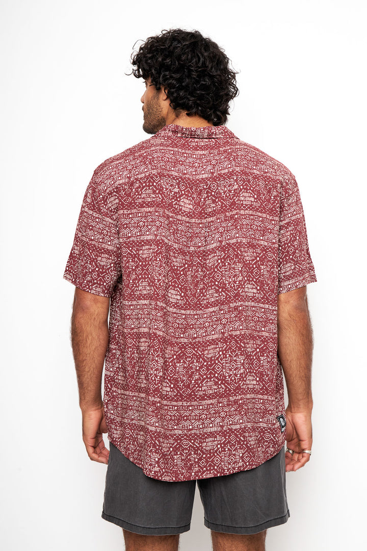 Camisa Mero Tribal Crudo Burdeo Hombre ECOVERO™