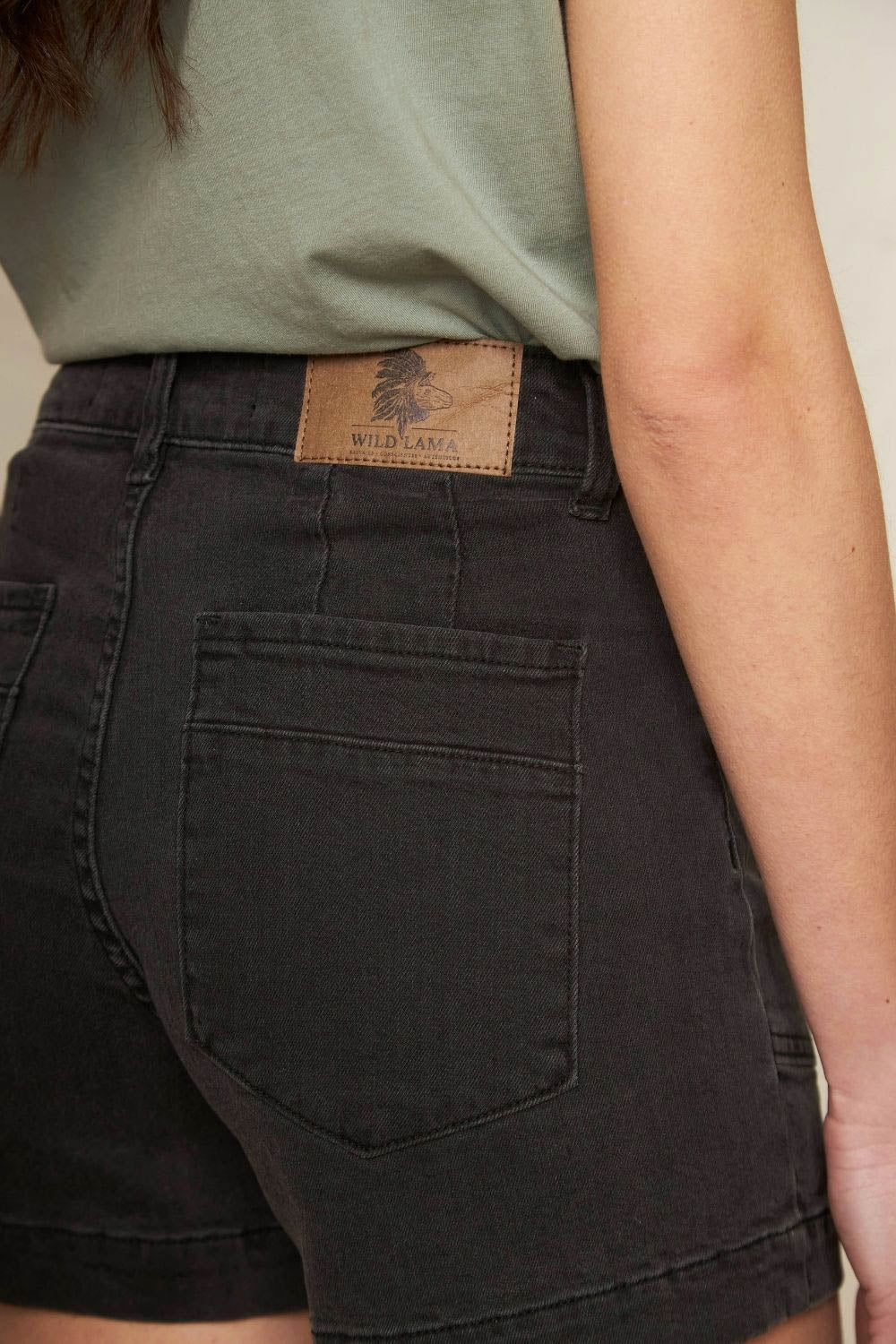 Short Nix Orgánico Denim Negro Mujer