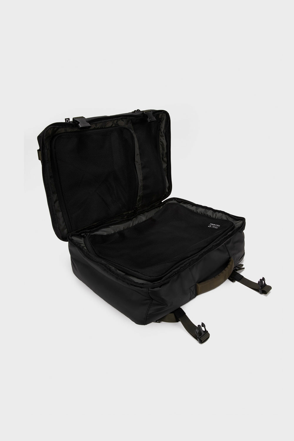 Mochila Travel Baku L Reciclada Negra 44 Lts.