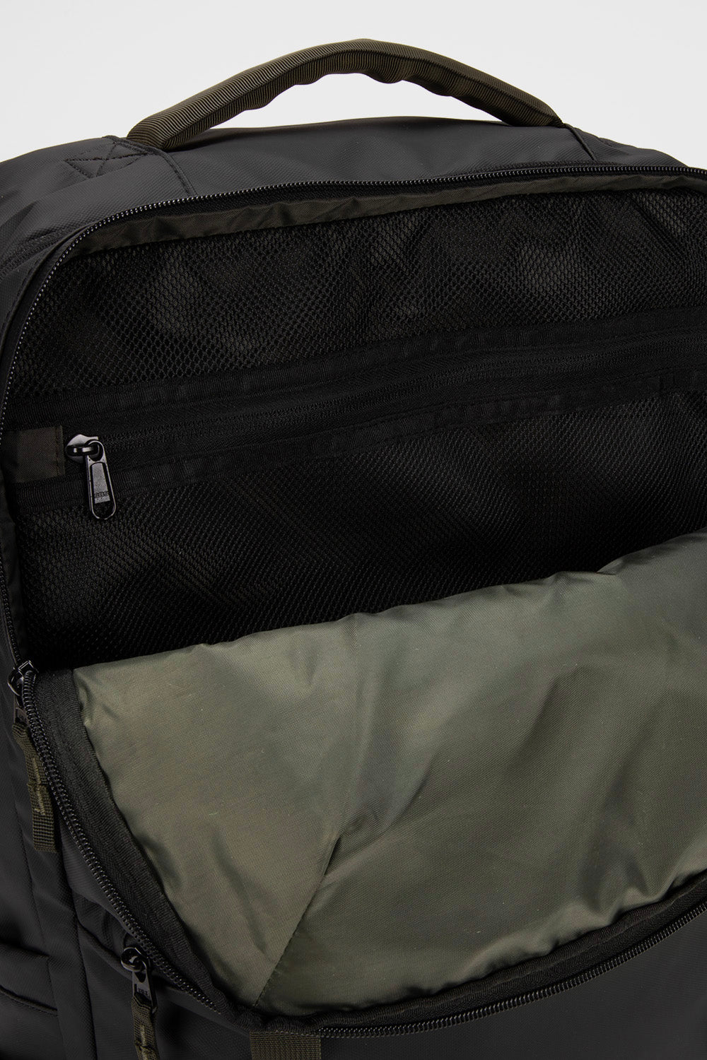 Mochila Travel Baku L Reciclada Negra 44 Lts.