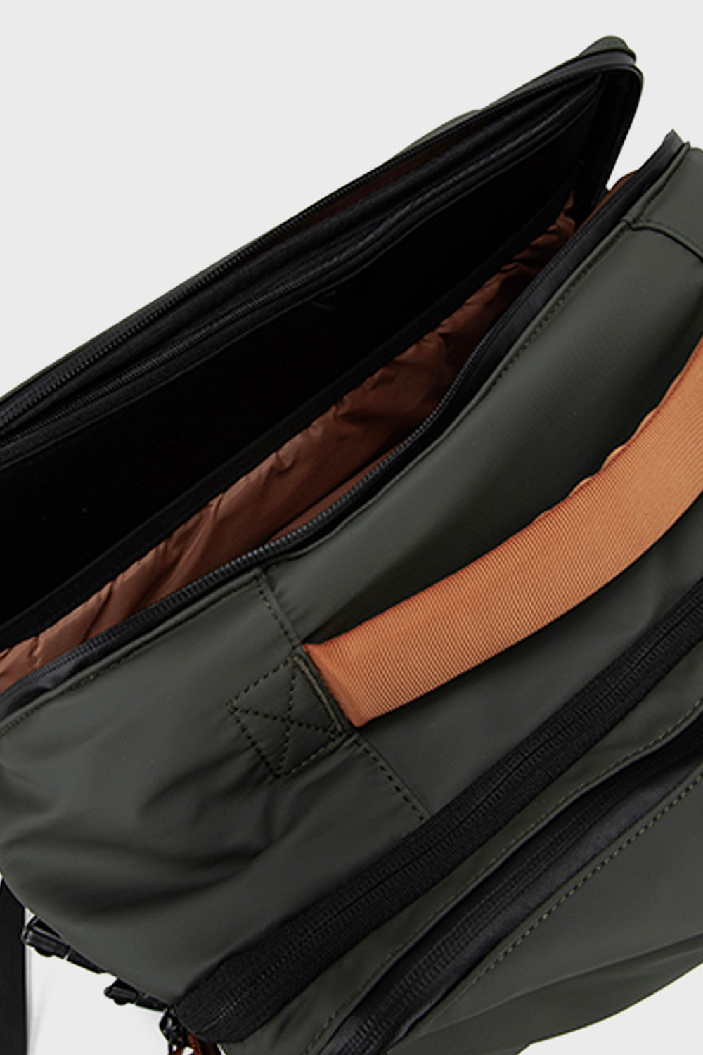 Mochila Travel Baku L Reciclada Verde 44 Lts.