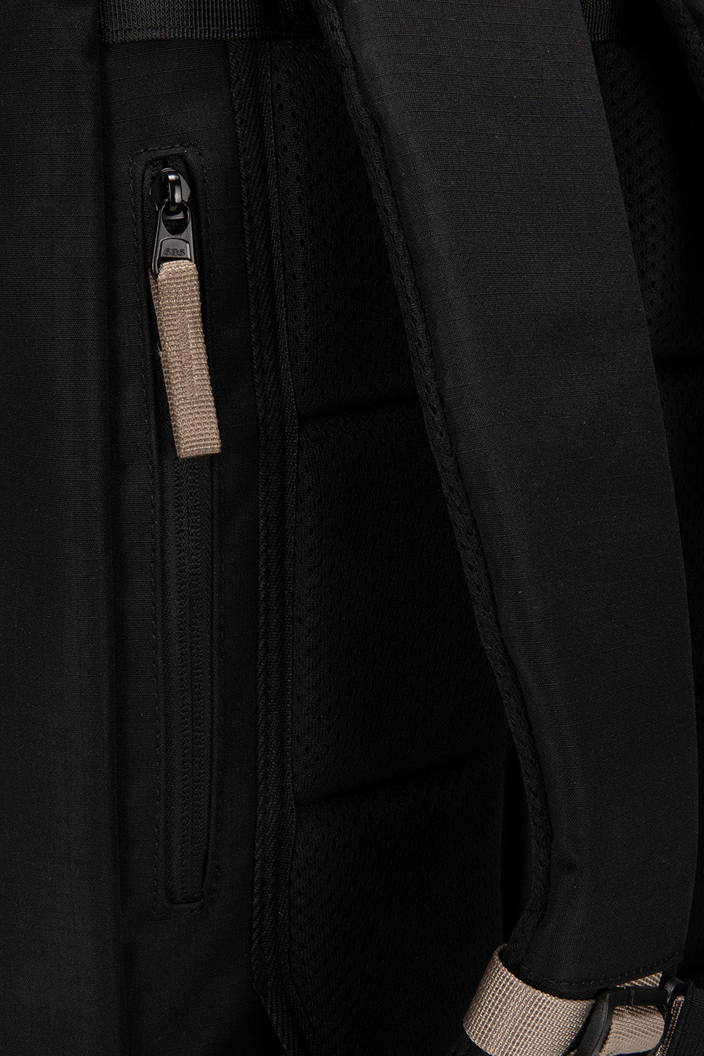 Mochila Travel Nala L Reciclada Gris Azulado 35 Lts.