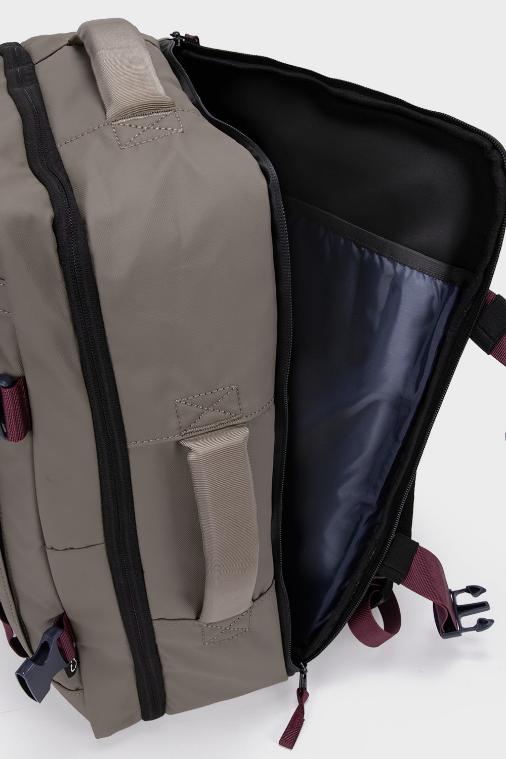 Mochila Travel Baku M Reciclada Beige 26 Lts.