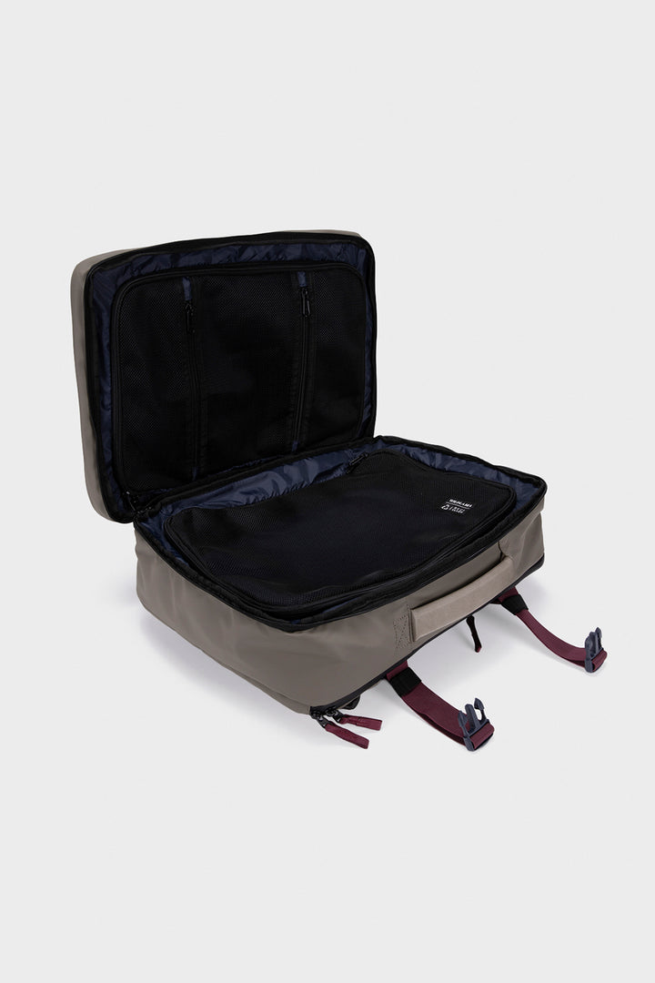 Mochila Travel Baku M Reciclada Beige 26 Lts.