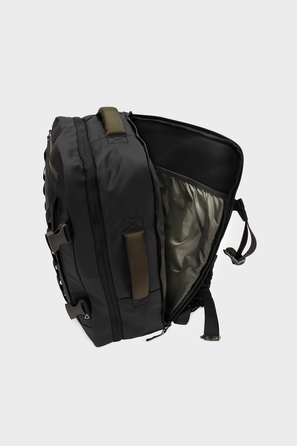 Mochila Travel Baku M Reciclada Negra 26 Lts.