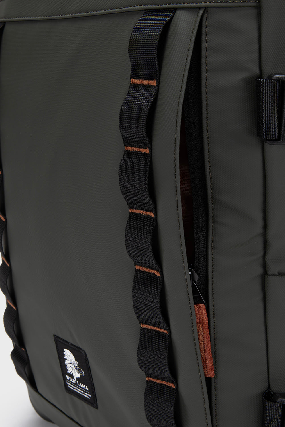 Mochila Travel Baku M Reciclada Verde 26 Lts.