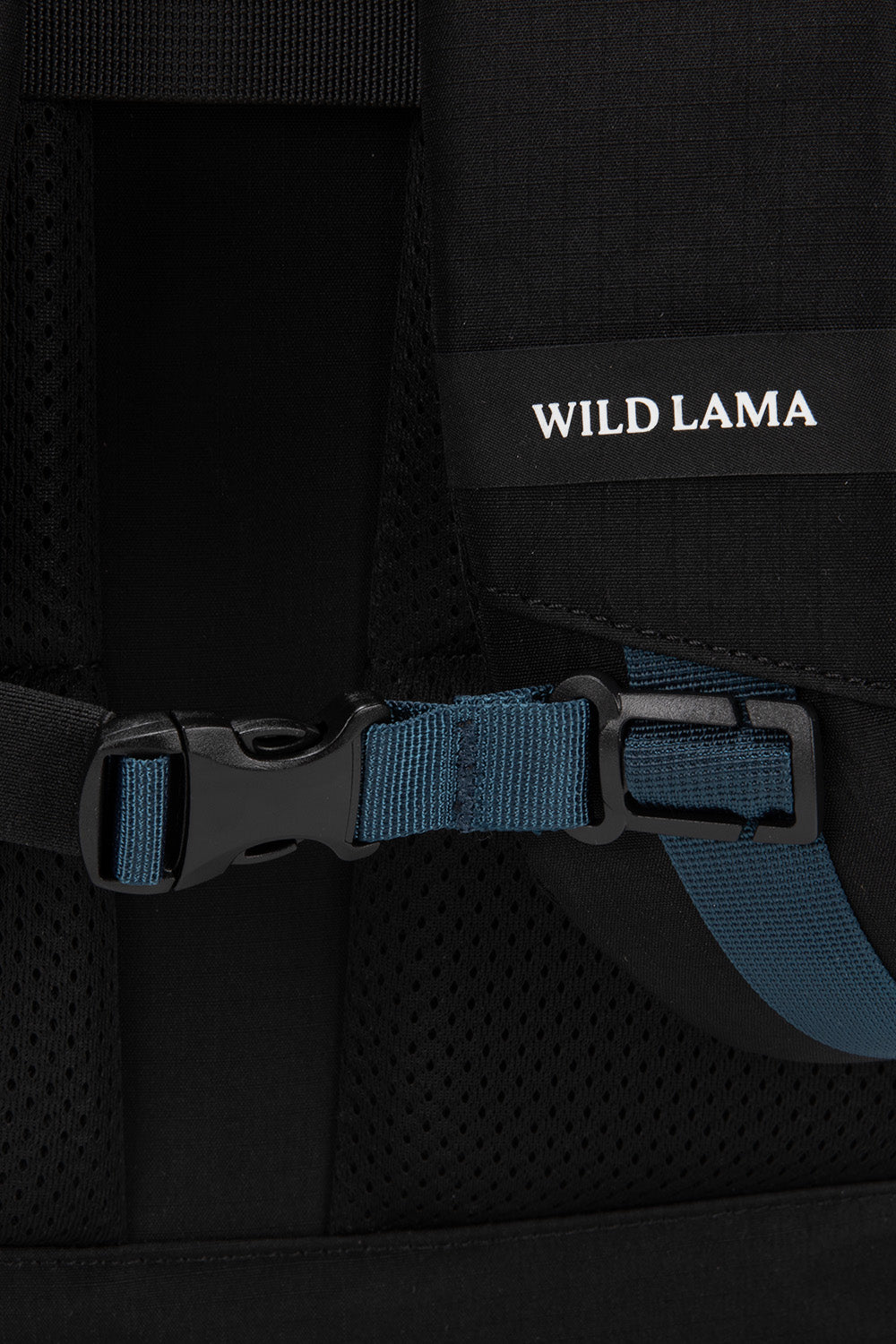 Mochila Travel Nala M Reciclada Burdeo 32 Lts.