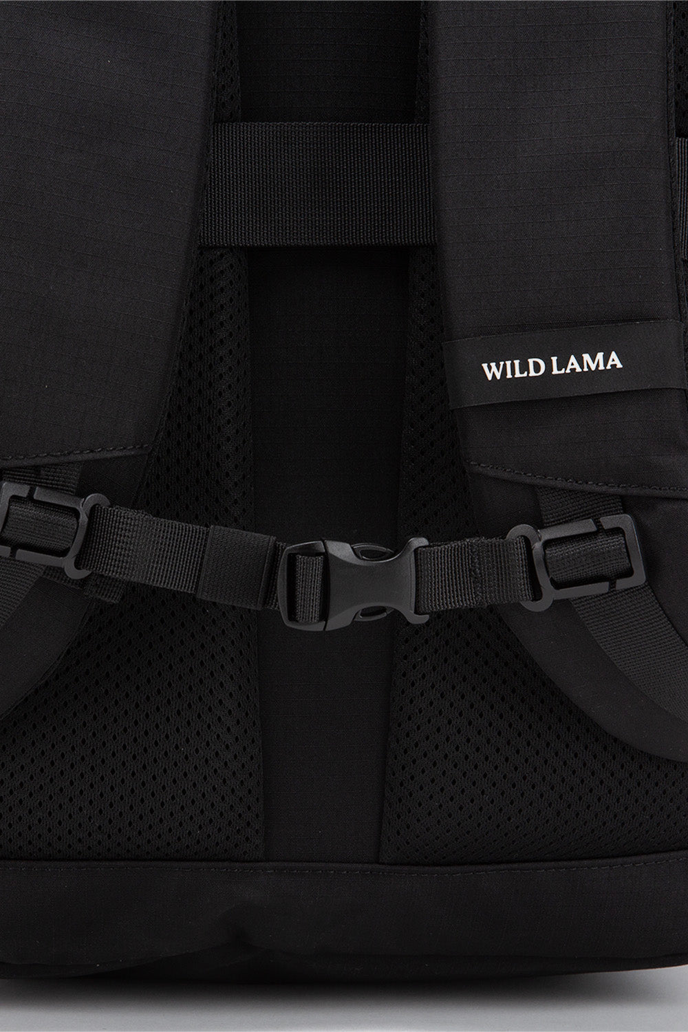 Mochila Travel Nala M Reciclada Negra 32 Lts.
