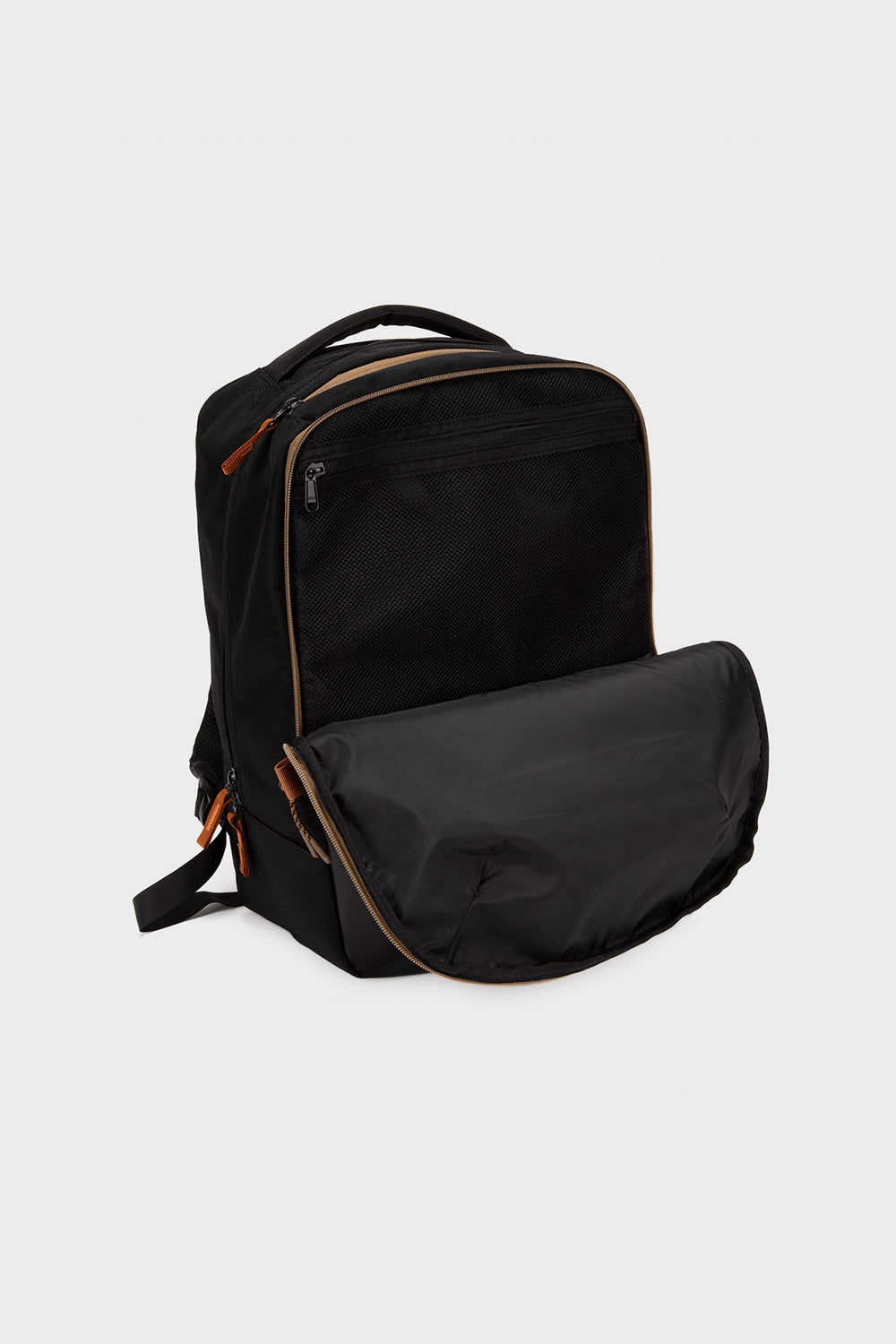 Mochila Travel Nala M Reciclada Negra 32 Lts.
