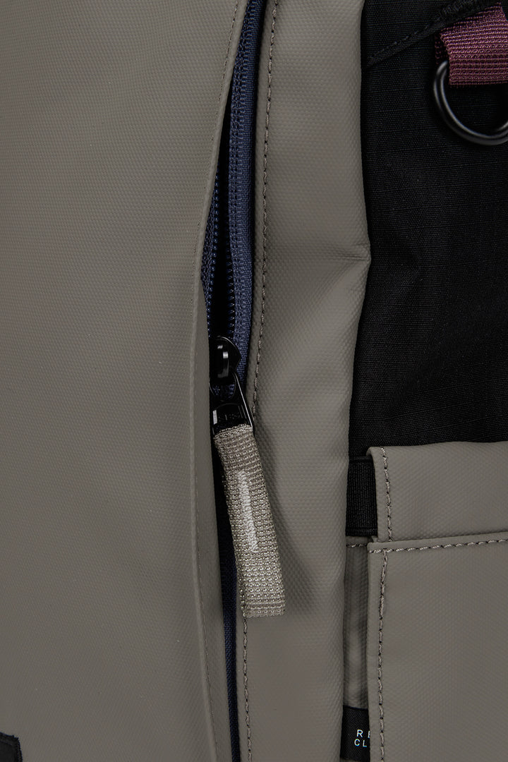 Mochila Travel Baku S Reciclada Beige 21 Lts.