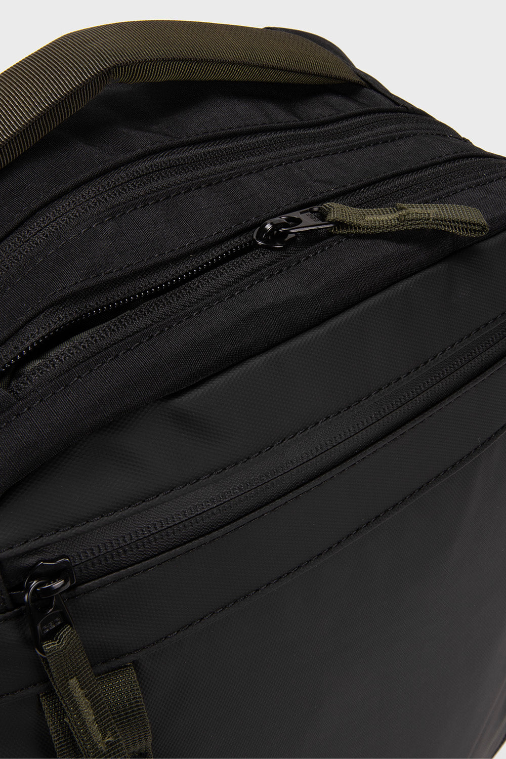 Mochila Travel Baku S Reciclada Negra 21 Lts.