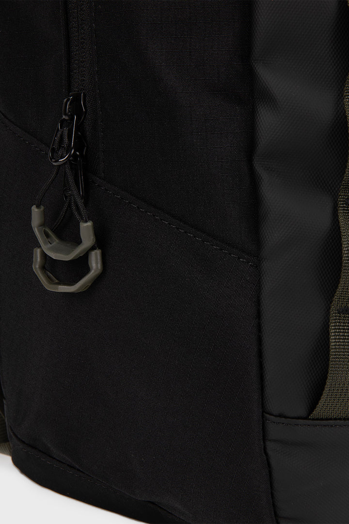 Mochila Travel Baku S Reciclada Negra 21 Lts.