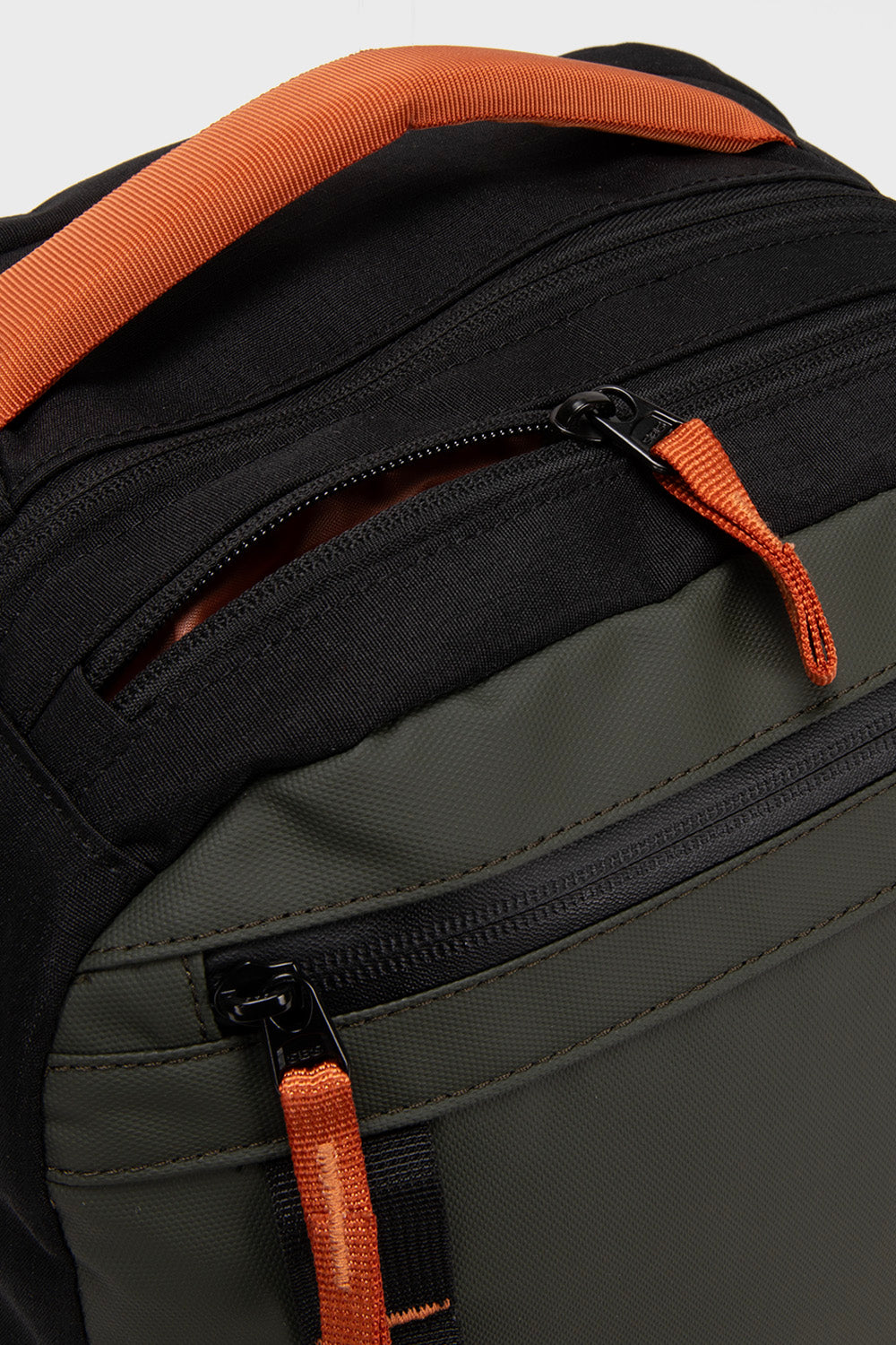 Mochila Travel Baku S Reciclada Verde 21 Lts.