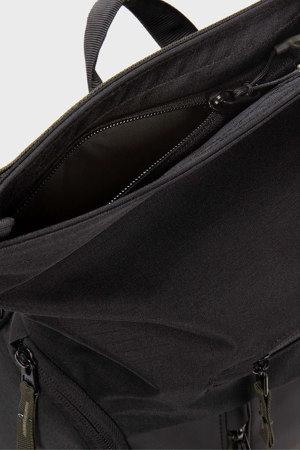 Mochila Travel Oca Reciclada Negra 24 Lts.