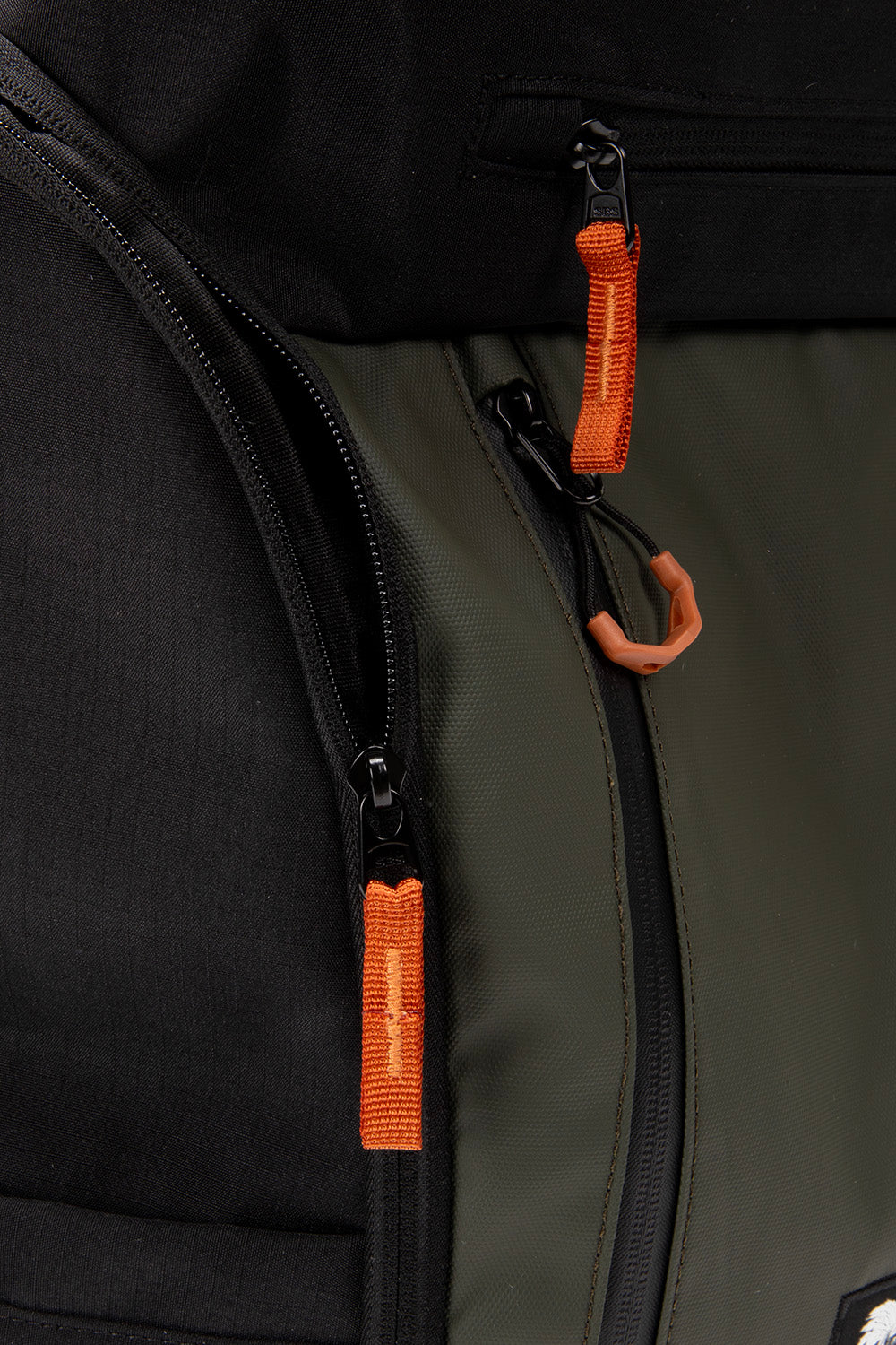 Mochila Travel Oca Reciclada Verde 24 Lts.