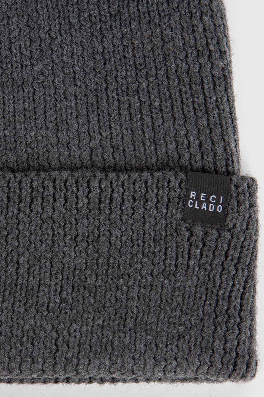 Gorro Eris Reciclado Gris Oscuro