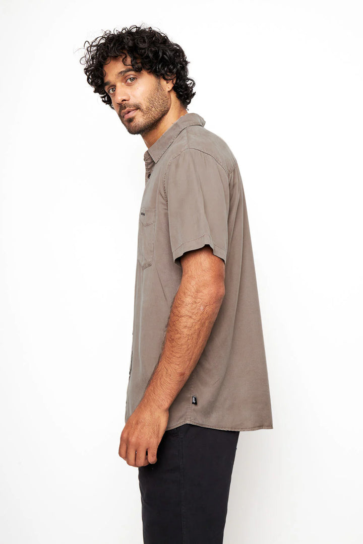 Camisa Jim Café Hombre