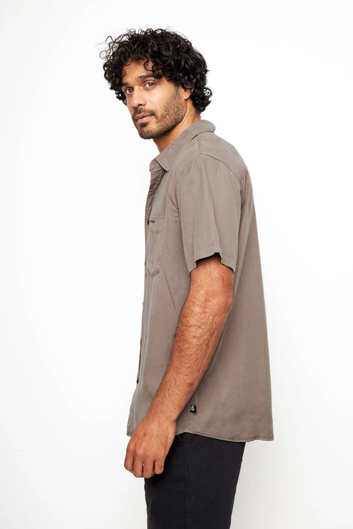 Camisa Jim Café Hombre