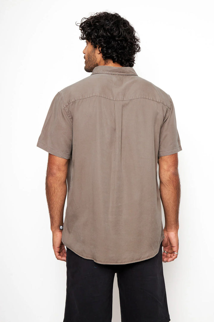 Camisa Jim Café Hombre