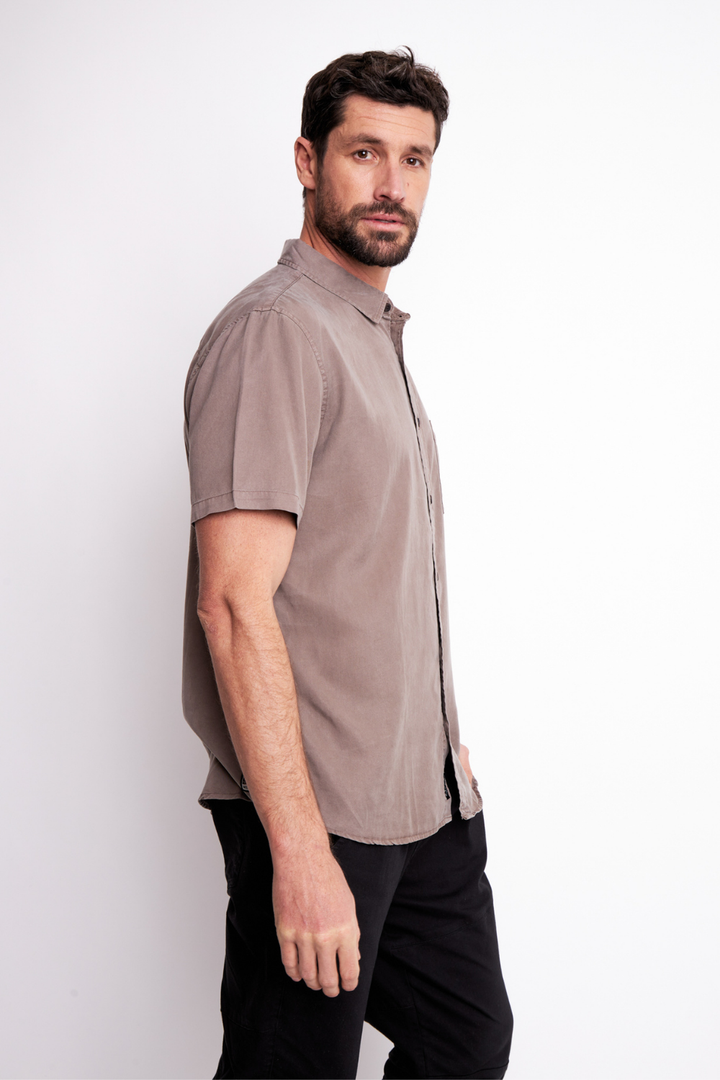 Camisa Jim Café Hombre