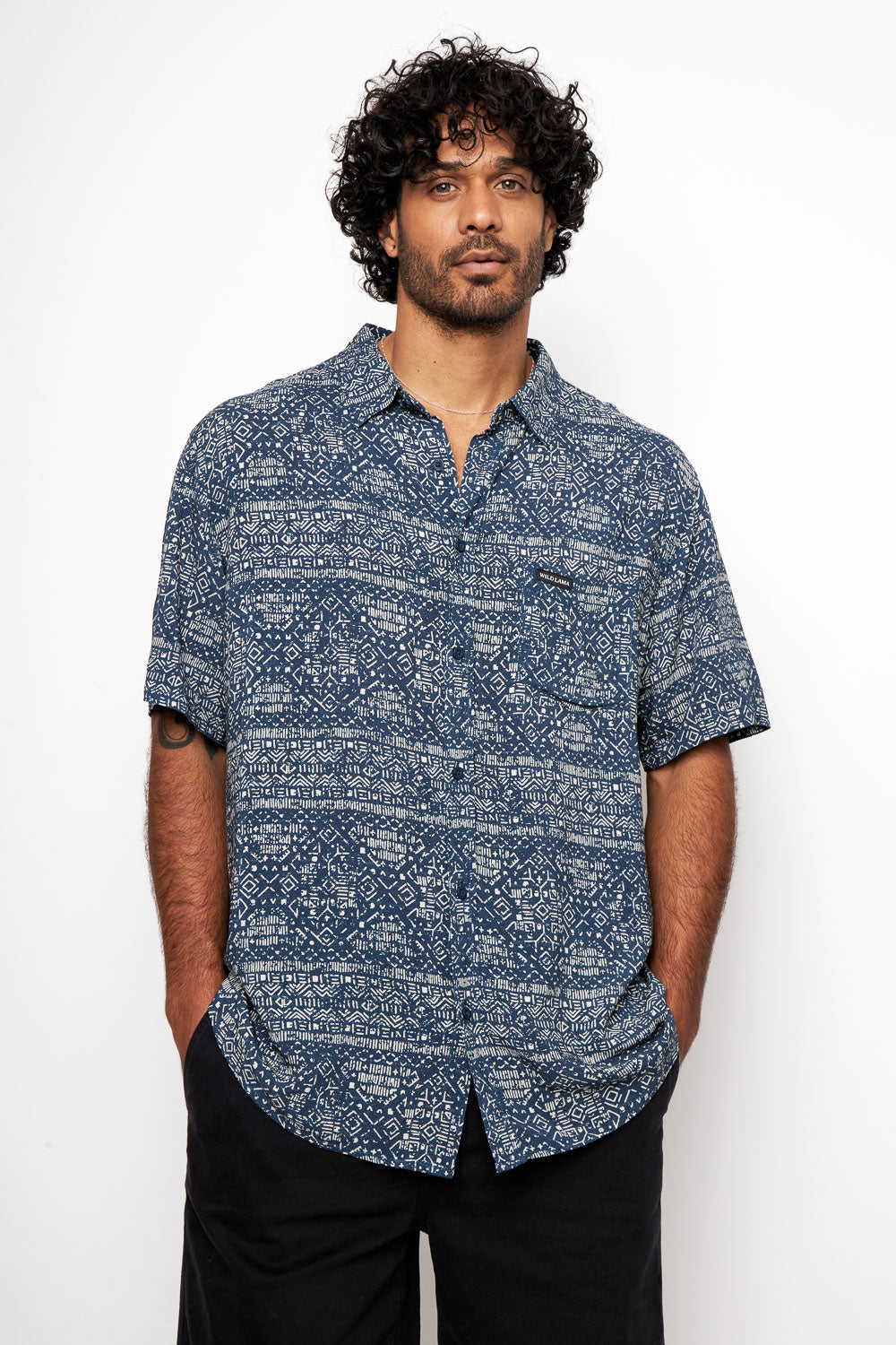 Camisa Mero Tribal Azul Hombre ECOVERO™