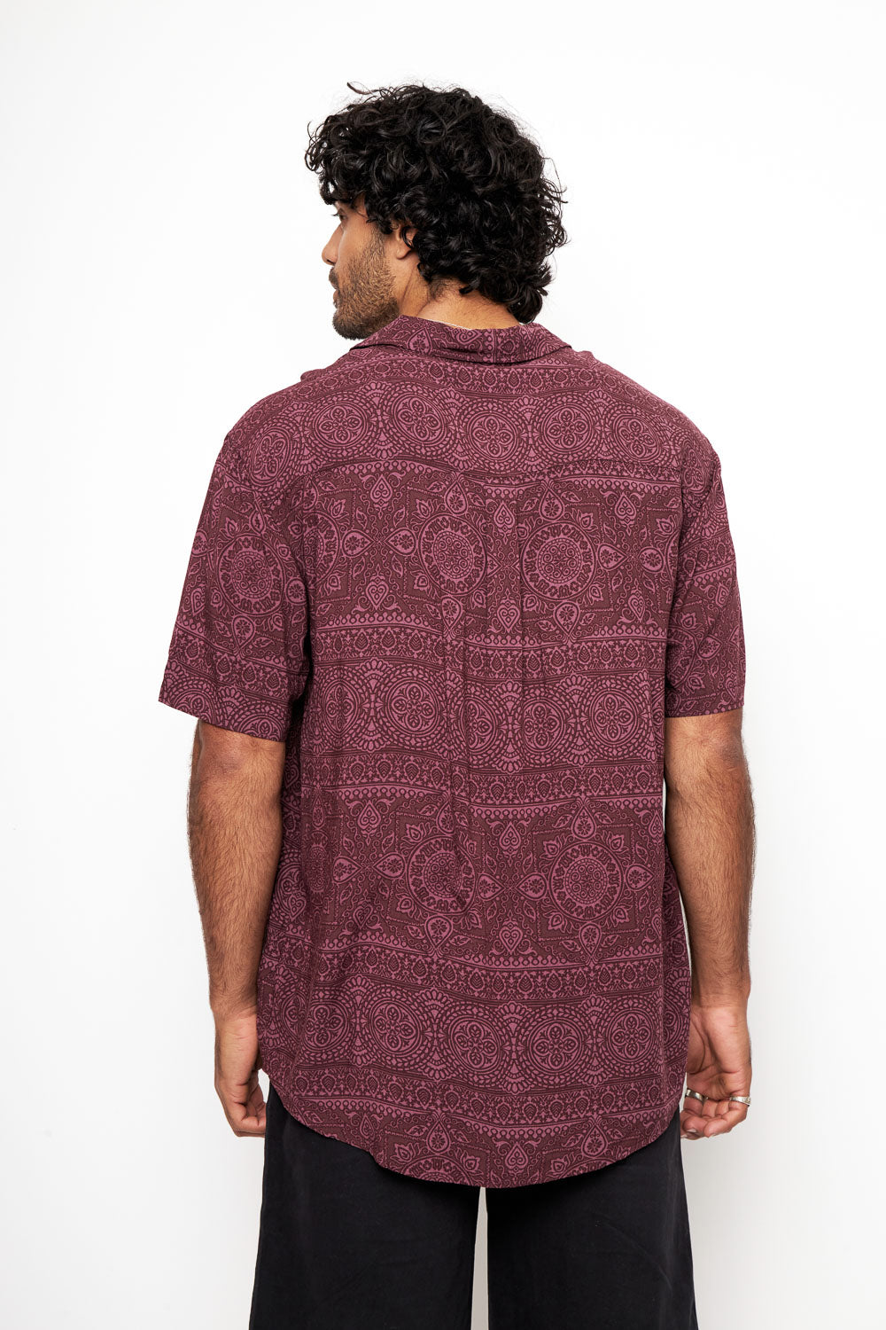Camisa Mero Tribal Burdeo Hombre ECOVERO™