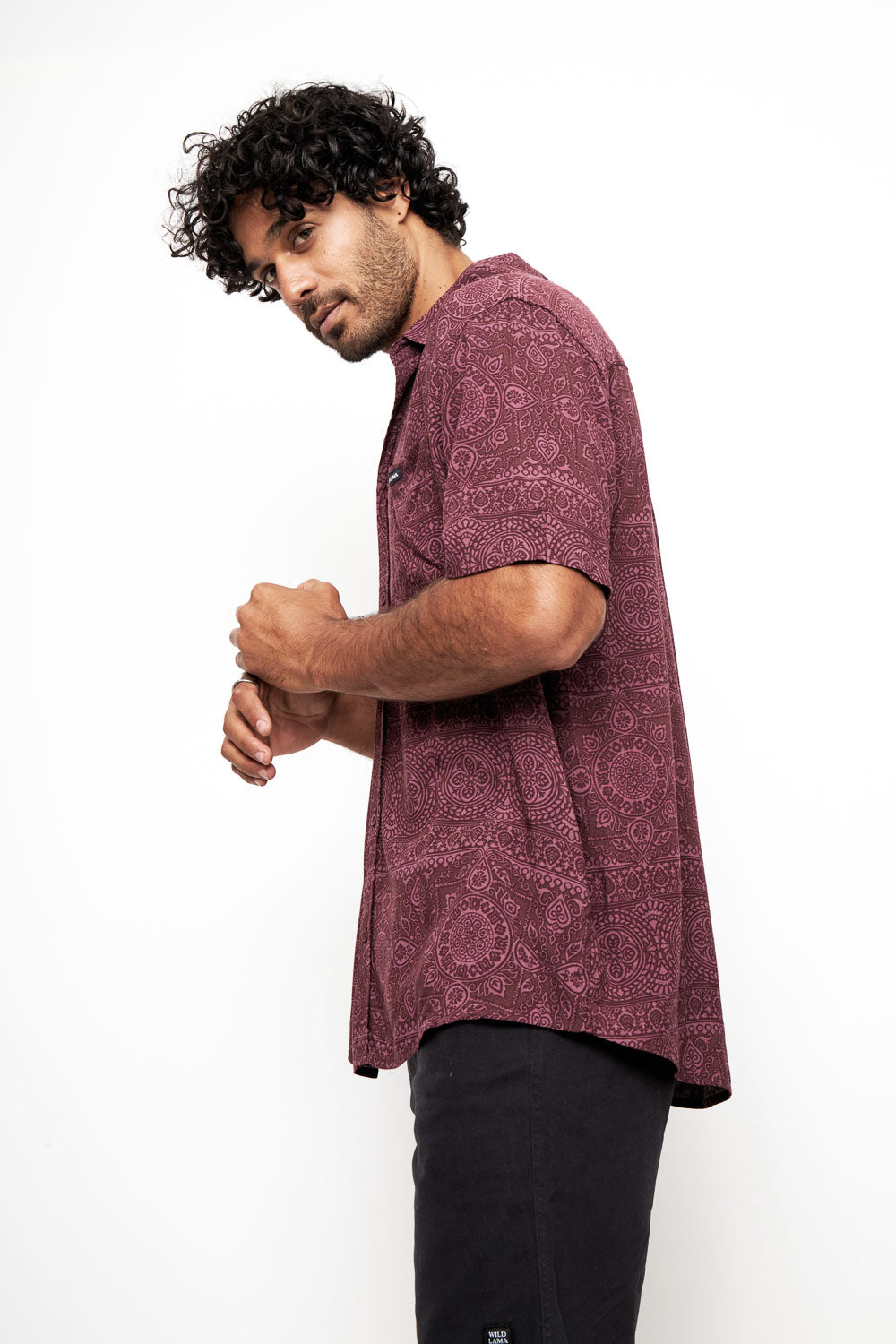 Camisa Mero Tribal Burdeo Hombre ECOVERO™
