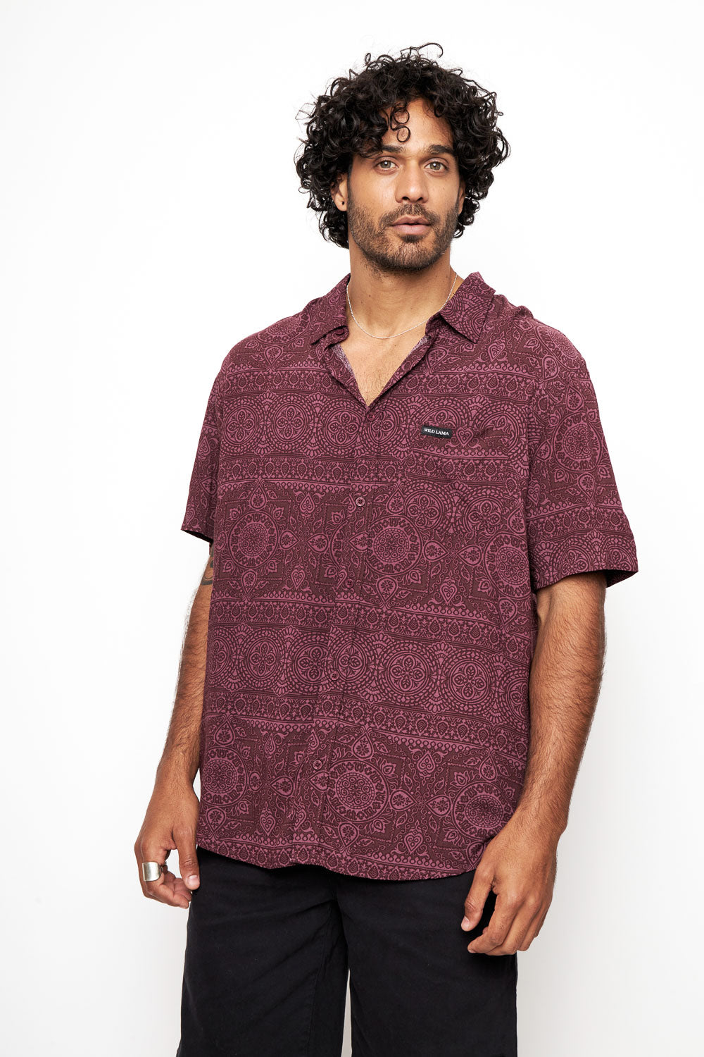 Camisa Mero Tribal Burdeo Hombre ECOVERO™