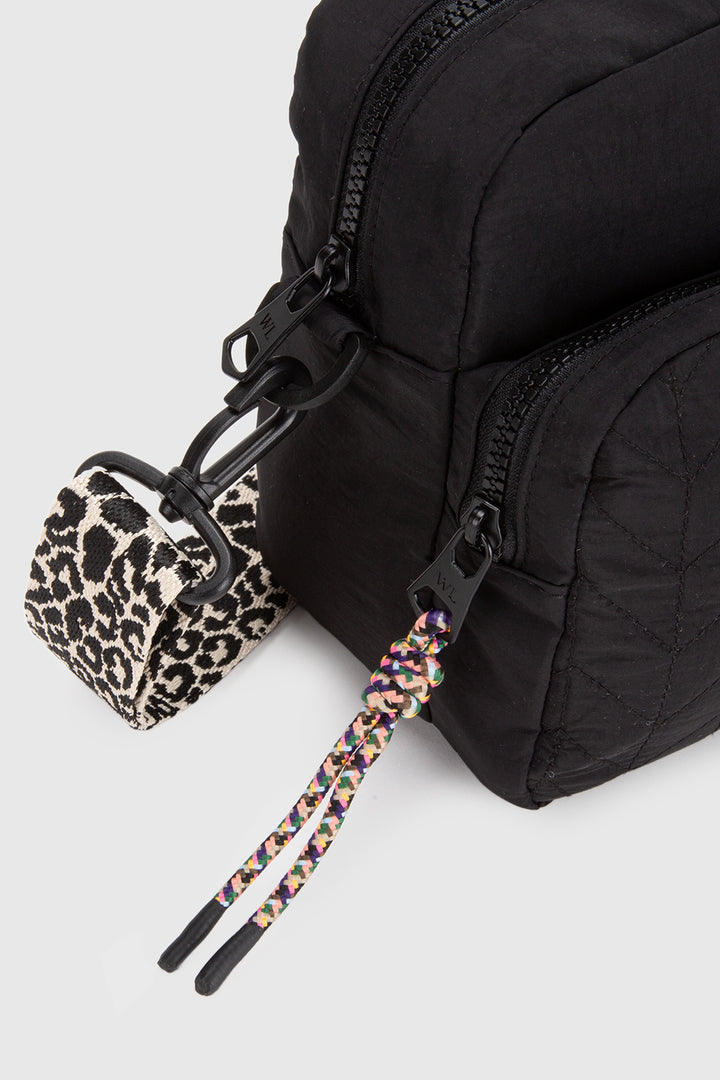 Cartera Rina Reciclada Negra Animal Print