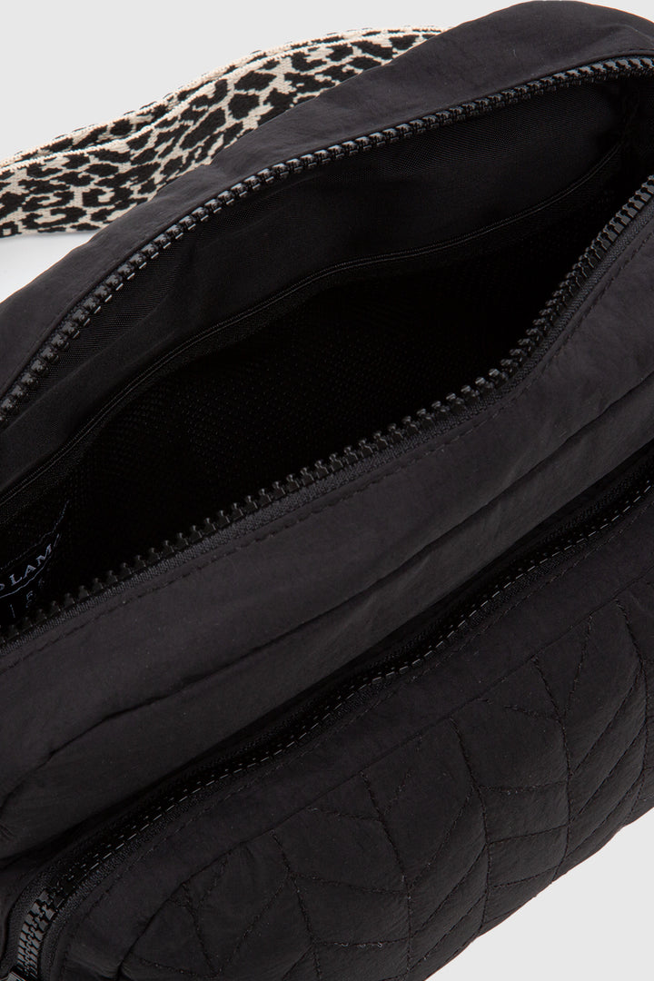 Cartera Rina Reciclada Negra Animal Print