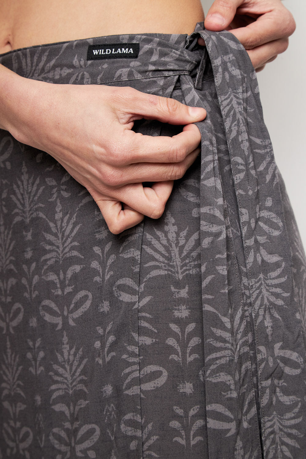 Falda Vina Print Gris Mujer ECOVERO™