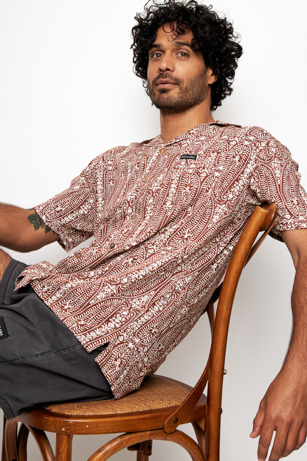 Guayabera Ecuador Paisley Burdeo Hombre