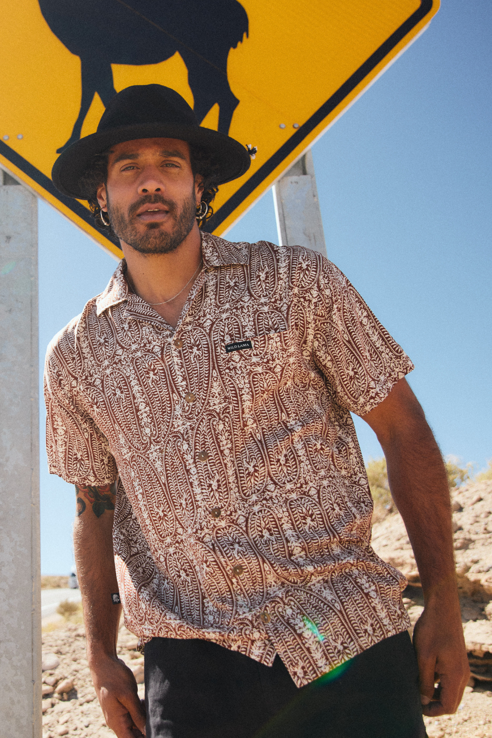 Guayabera Ecuador Paisley Burdeo Hombre