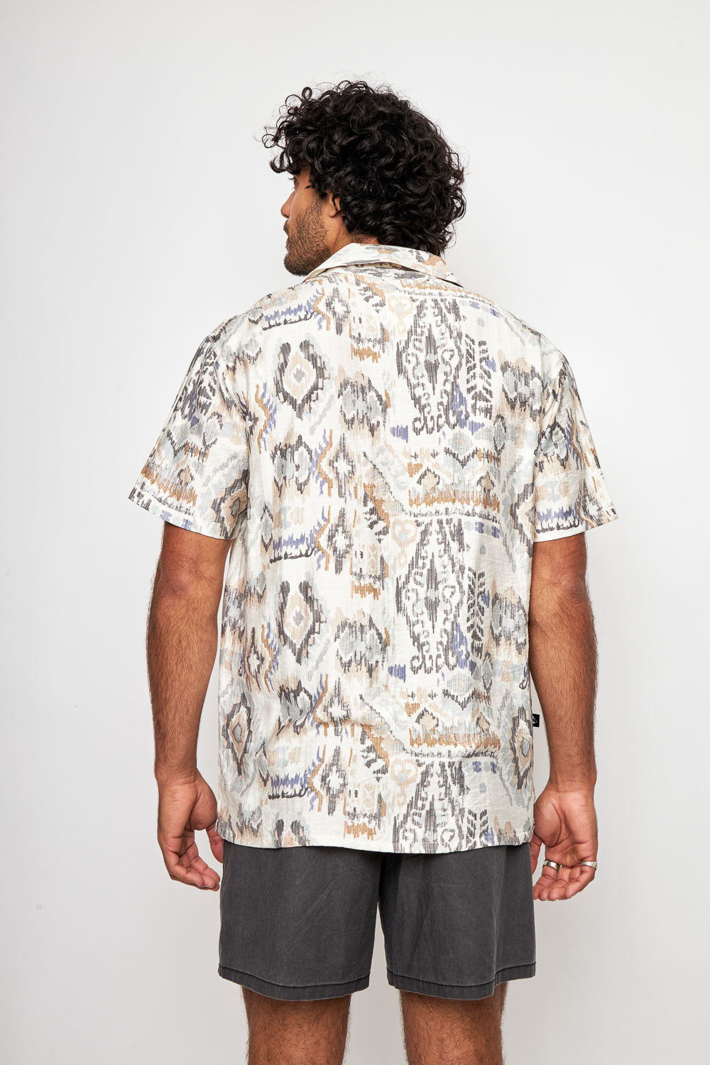 Guayabera Ecuador Print Beige Hombre